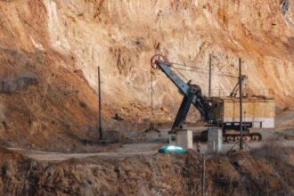 China restringe exportaciones de tierras raras en respuesta a aranceles de Trump