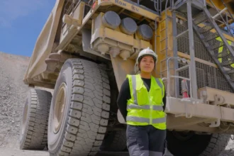 Choferes de camión para minería: sueldos de hasta $1,5 millones y estas vacantes siguen activas para postular hoy