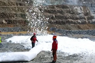 Científicos chilenos crean nanoespuma que reduce 87% del polvo en minería