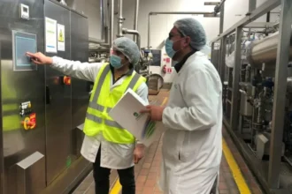 Cinco gremios piden revisar horas punta por costos, emisiones y productividad