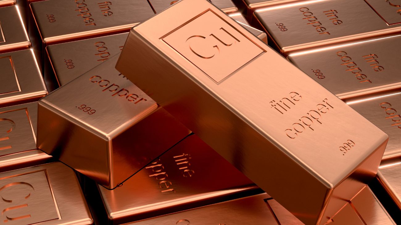 Cobre Alcanza Precio Récord de $9,960 por Tonelada: Escasez y Tensiones EE.UU.-China Impulsan el Mercado