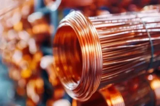 Cobre: caída de 16% desde máximos expone sobreoferta global y riesgos de nueva corrección