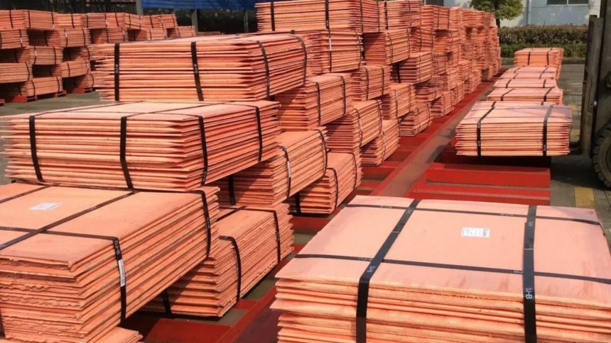 Cobre chileno bajo presión: petróleo sobre US$103 y la guerra Irán–EE.UU. abre una ventana inesperada para Chile
