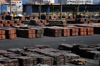 Cobre en mínimos del año: Conflicto en Medio Oriente y dólar afectan precio