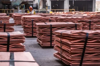 Cobre pierde impulso tras el rally: Macquarie advierte sobre sobreoferta, precios inflados y riesgo de mayor corrección