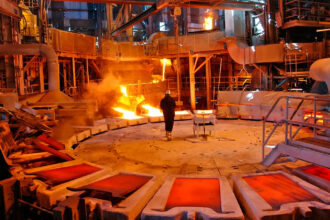 Cobre supera los US$ 11.700 en Londres y proyectan alza récord 2026