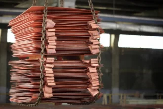Cobre y el “muro” de 1,1 millones de toneladas: el acopio en EE.UU. que está reordenando el mercado global