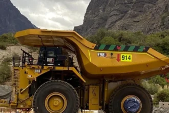 Codelco Andina suma 18 nuevos CAEX de 400 toneladas y eleva su flota total a 57 camiones en Mina Rajo