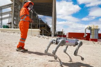 Codelco Gabriela Mistral innova con robot cuadrúpedo para minimizar riesgo de sílice y mejorar la seguridad laboral