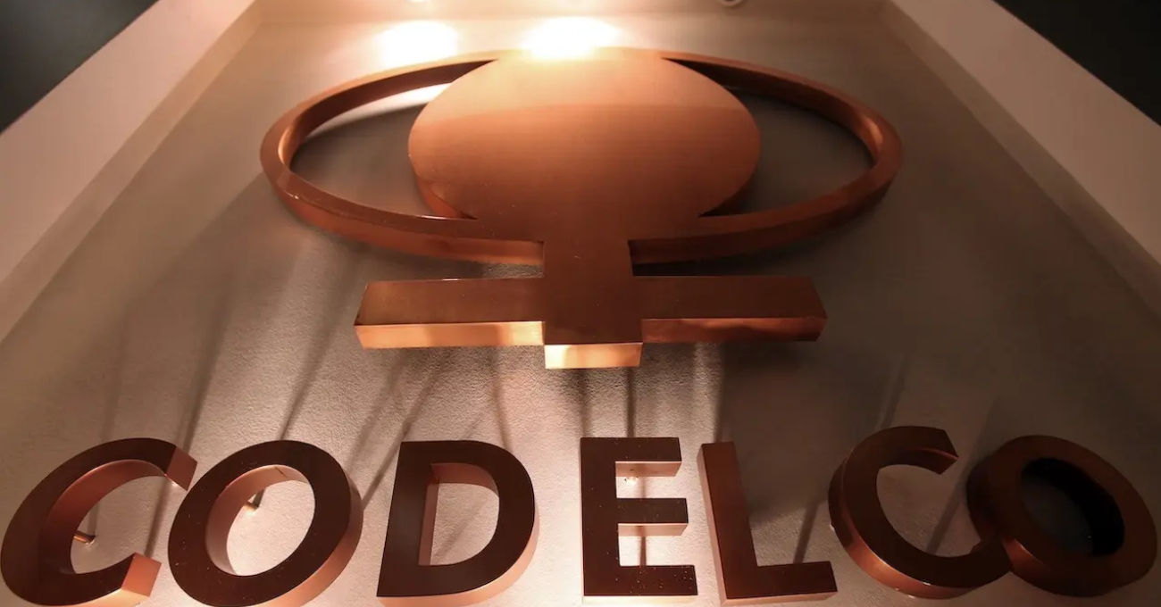 Codelco suscribió dos contratos de suministro eléctrico con energías renovables que aseguran matriz energética 100% limpia para 2030