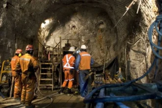 Codelco y la Western Australia School of Mines sellan acuerdo para impulsar investigación en minería subterránea profunda