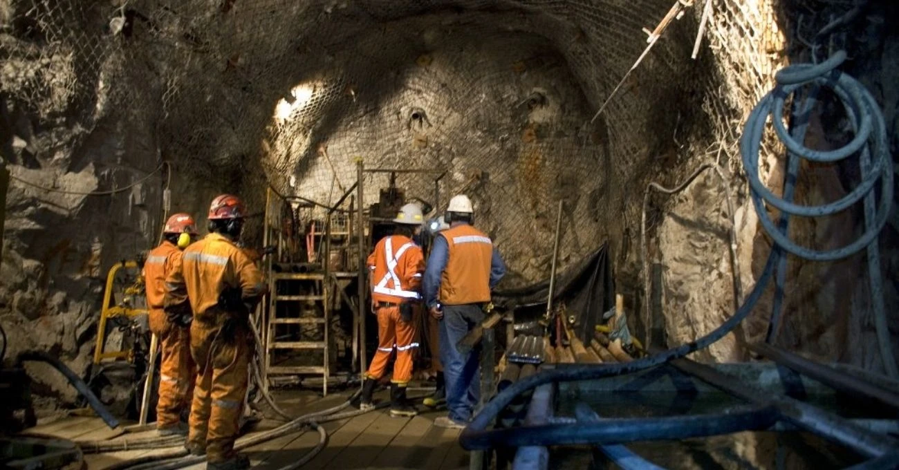 Codelco y la Western Australia School of Mines sellan acuerdo para impulsar investigación en minería subterránea profunda