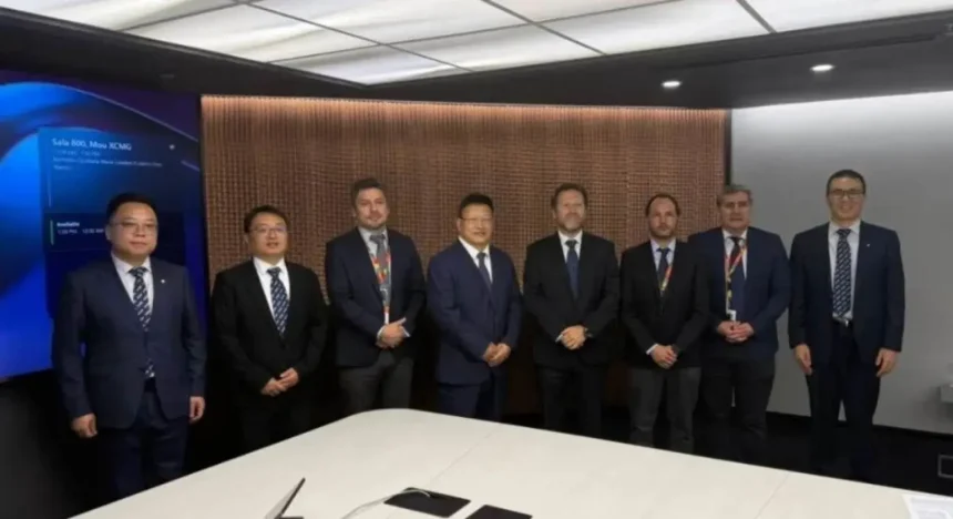 Codelco y XCMG sellan acuerdo para impulsar equipos mineros eléctricos y autónomos en Chile