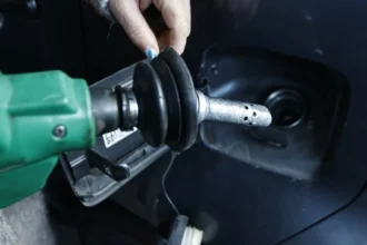 Combustibles en Chile: diésel subiría hasta $63 y bencinas $36,5 por litro esta semana