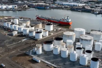 Conflicto en Irán eleva precios del petróleo y agrava inflación en Australia