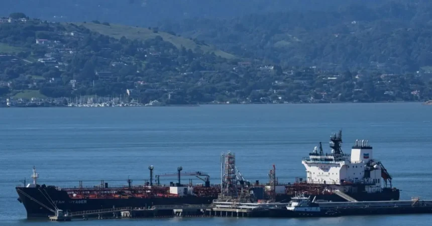 Conflicto en Medio Oriente dispara petróleo al máximo y sacude mercados globales