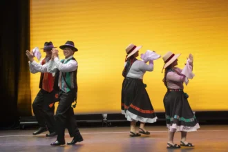 Conjunto folclórico “Flor en la Arena” del Liceo de Pica representó a Tarapacá en encuentro escolar de danza nacional