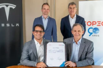 Copec Flux y Tesla concretan alianza para impulsar tecnologías BESS en Chile
