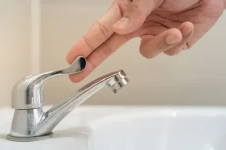 Corte de agua programado afectará seis comunas de Santiago este jueves