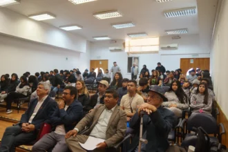 Cosayach presenta en liceo de Huara documental “Paraísos Patrimoniales”