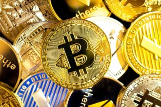 Criptomonedas en incertidumbre: caída del bitcoin y alzas moderadas en altcoins