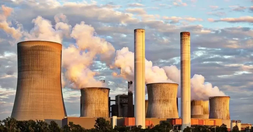 Crisis energética global retrasa esfuerzos de descarbonización y transforma prioridades económicas