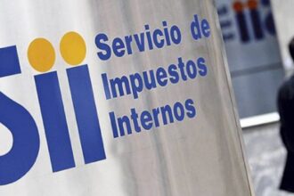 ¿Cuándo pagan la devolución de impuestos 2025? Revisa el calendario del SII