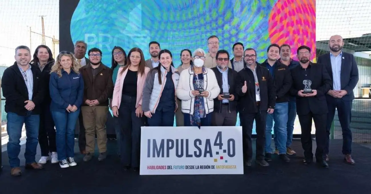 Cuatro compañías mineras inauguran Aulas Tecnológicas de enseñanza STEM en Antofagasta