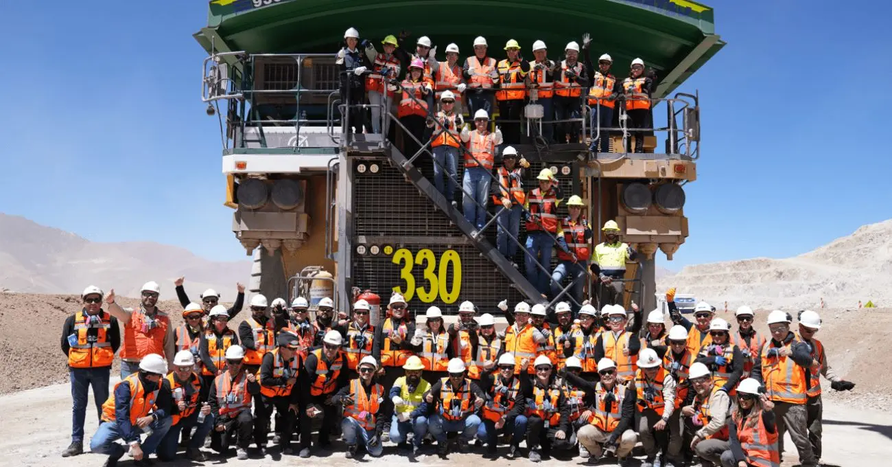 Cummins implementa primer camión minero híbrido comercial de 300 toneladas en mina de cobre en Chile