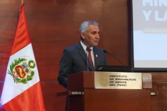 De Vinatea alerta sobre cambios en concesiones mineras sin respaldo técnico