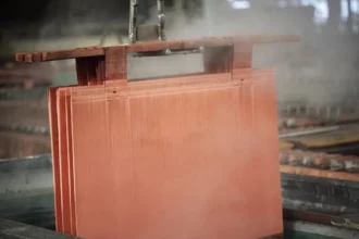 Demanda china hace subir precio del cobre a máximos históricos