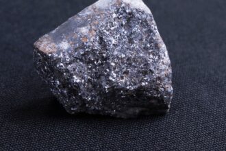 Descenso en precios del mineral de hierro impacta a empresas mineras
