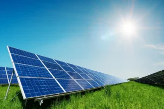 Descubre la tecnología que reemplaza los paneles solares: produce el doble de energía a menor costo