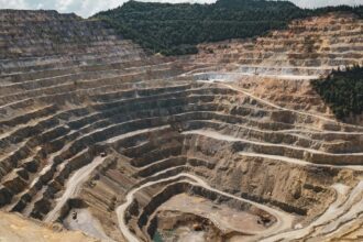 Descubren en Chile grandes reservas de “oro azul”: el cobalto que puede revolucionar la economía nacional