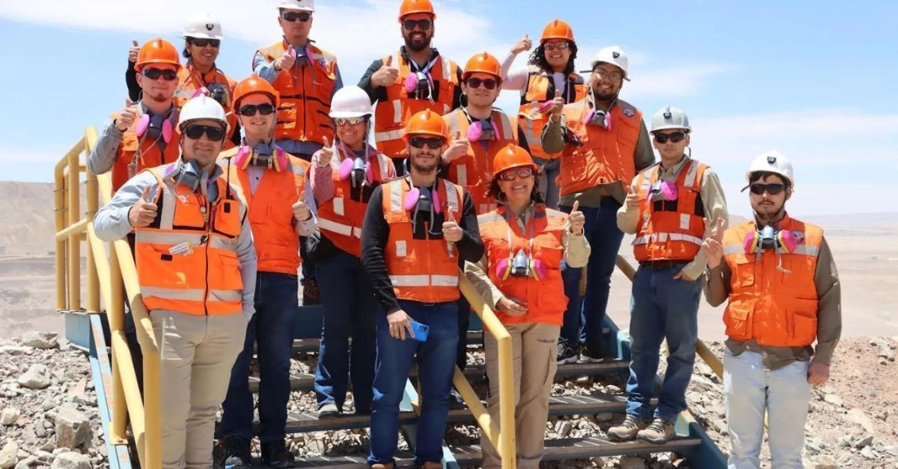Desde el rajo a la planta: Expertos recorren Codelco Ministro Hales