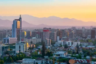 Desempleo en Chile fue de 8,3% y la informalidad subió a 26,5% en el trimestre diciembre-febrero