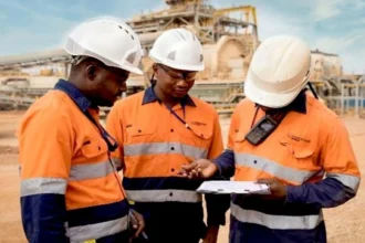 Desinformación en minería africana impacta a 300 millones de usuarios y eleva riesgos para minerales críticos
