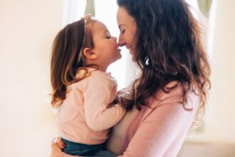 Diciembre en Chile: Descubre los Bonos y Subsidios Estatales para Madres – Detalles sobre Bono por Hijo y Más