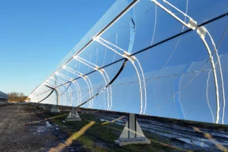 Dinamarca enfrenta tensiones por expansión de energía solar en zonas rurales