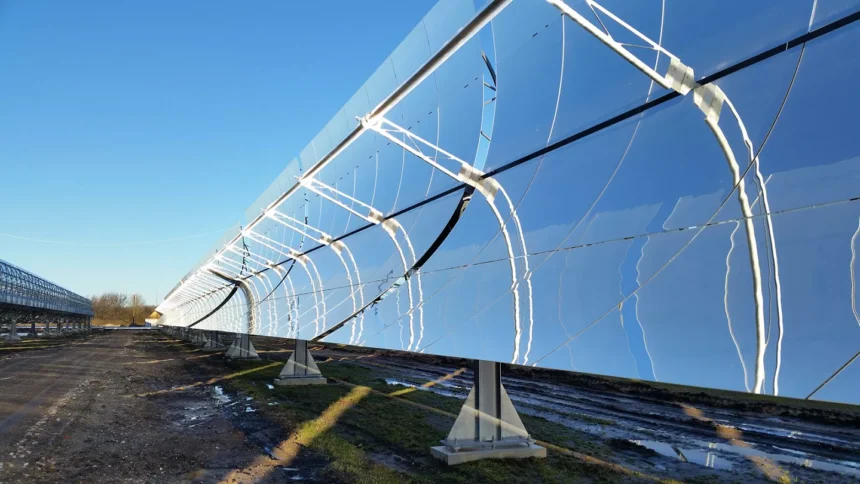 Dinamarca enfrenta tensiones por expansión de energía solar en zonas rurales