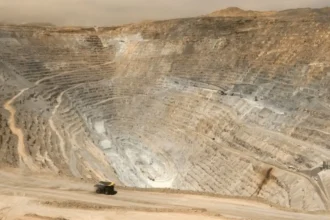 Divisiones Chuquicamata y Ministro Hales mantienen operación normal pese a bloqueo de rutas por contratistas
