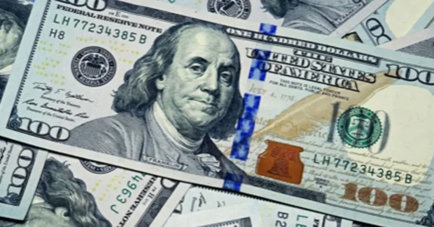 Dólar abre con alza de $7,6 y vuelve a $918,6: Ormuz sigue bajo tensión y el Banco Central entra al centro del mercado