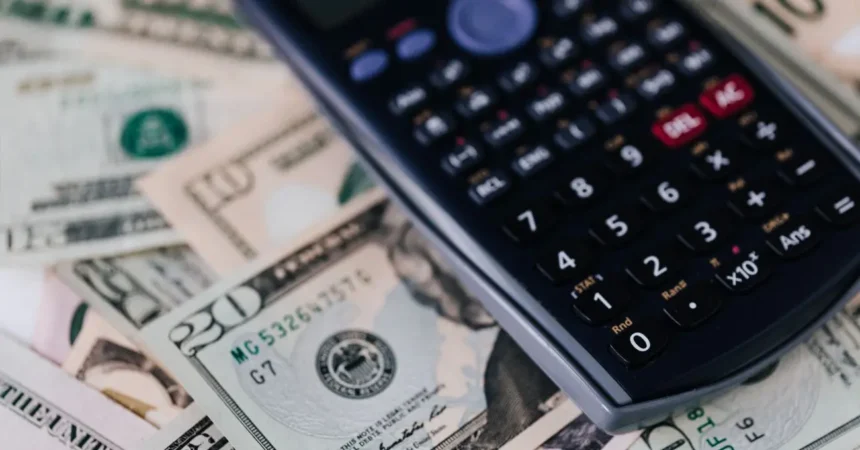 Dólar abre con leve alza y bordea los $915 en Chile mientras el mercado sigue dividido por la guerra en Medio Oriente