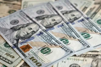 Dólar cierra en $862,25 y se mantiene sobre $860 pese a la baja de tasas en EEUU tras el IPC de enero