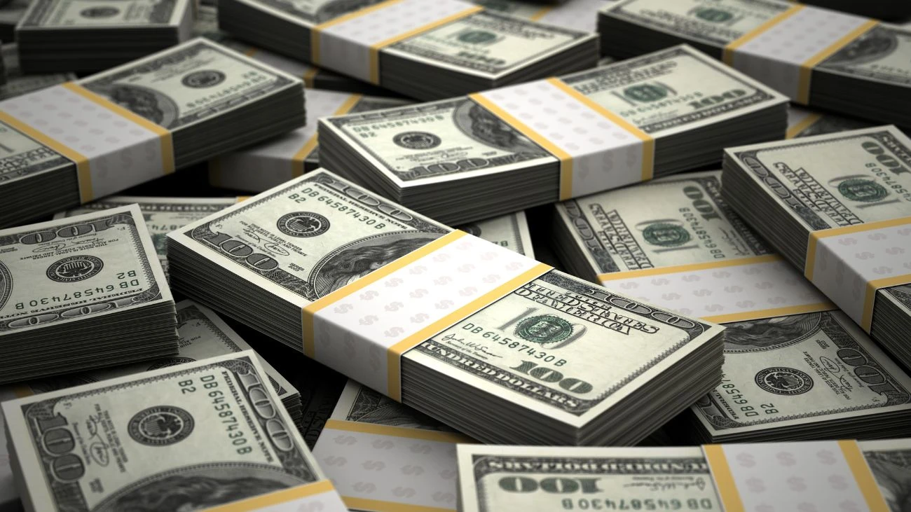 Dólar cierra en mínimos de ocho meses luego de que agentes se «pusieran al día» con récord del cobre y panorama electoral