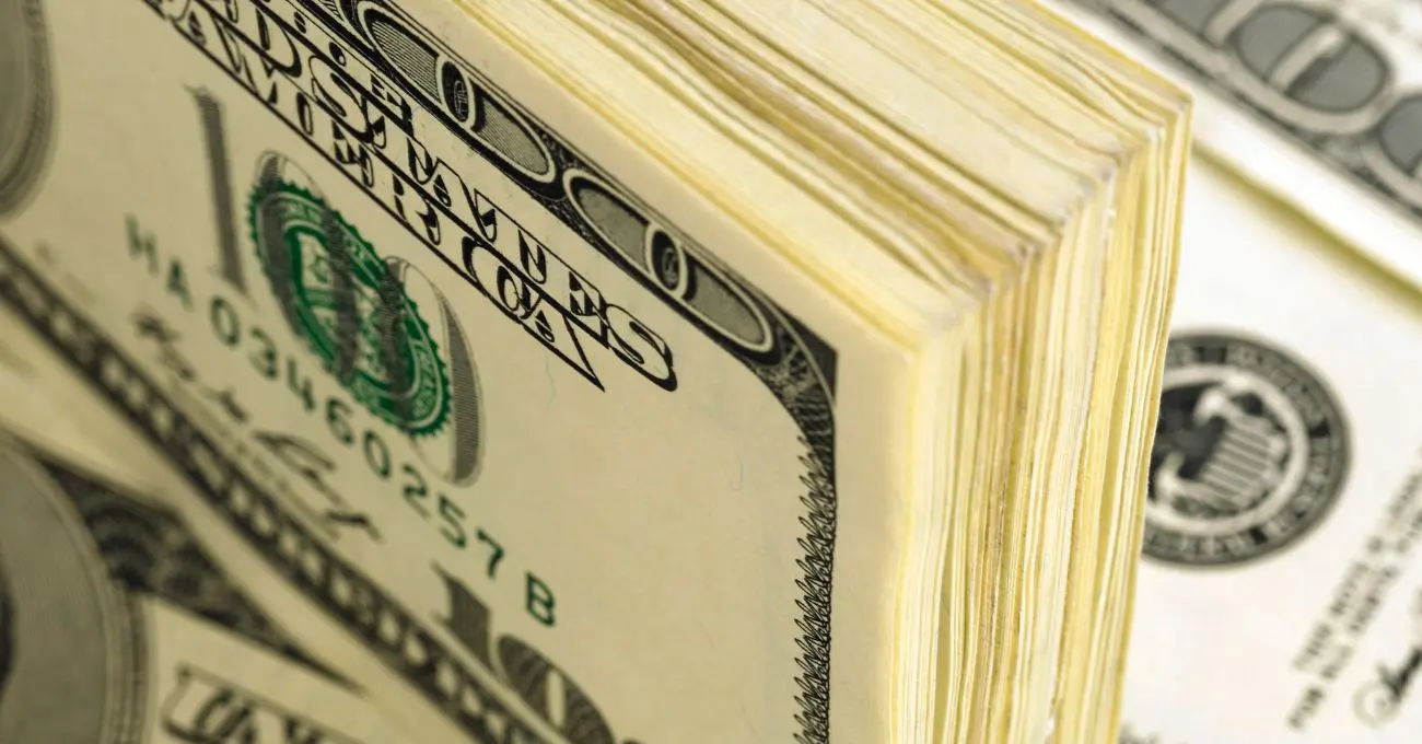 Dólar en Chile abre plano en $854,5: el mercado llega sin sobresaltos a la víspera del IPC de EE.UU.