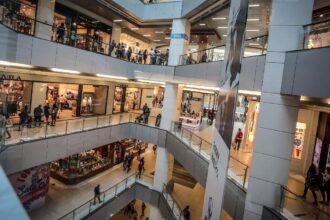 Economía chilena sufre leve retroceso en febrero por masivo apagón: Imacec cae 0,1%