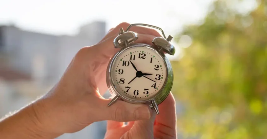 El cambio al horario de invierno en Chile será el 4 de abril 2026