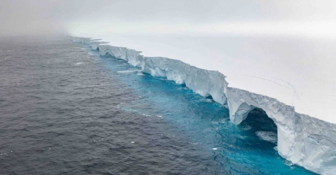 El iceberg A-23A se fragmentó en el Atlántico Sur tras casi 40 años de trayectoria