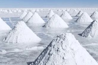 El litio retoma impulso en 2026: precios repuntan a máximos de dos años pese a fuerte baja exportadora en 2025